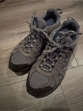 Columbia Men's Gray Athletic Trail Shoes